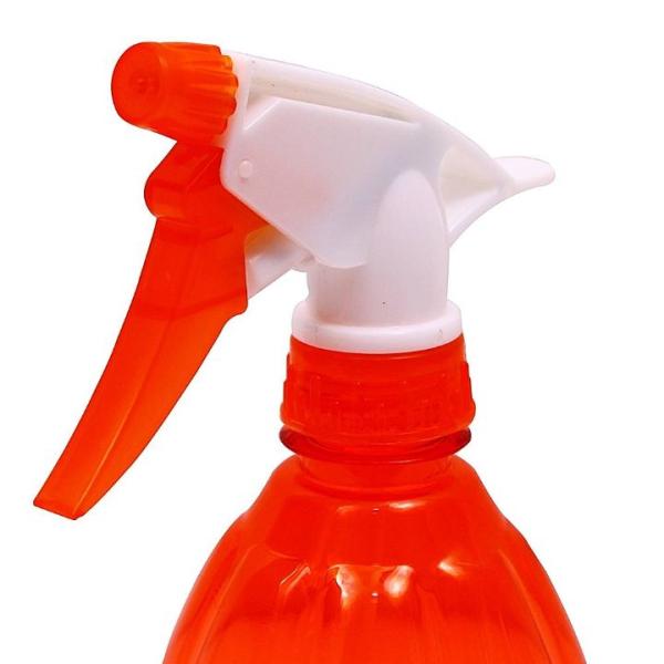 Plastic spray bottle : 550 ml